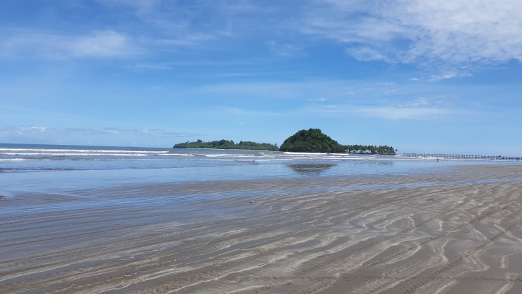 Pantai Air Manis